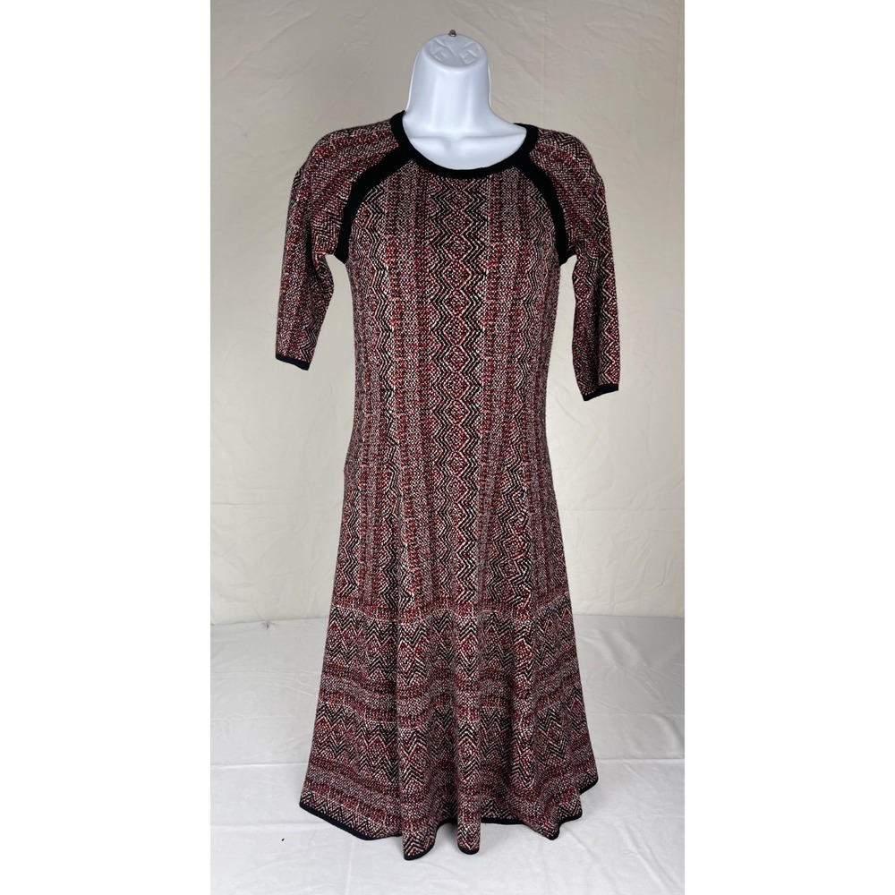 JUST TAYLOR WOMENS KNIT SWEATER DRESS MEDIUM RED BLACK GEOMETRIC 3/4 SLEEVE